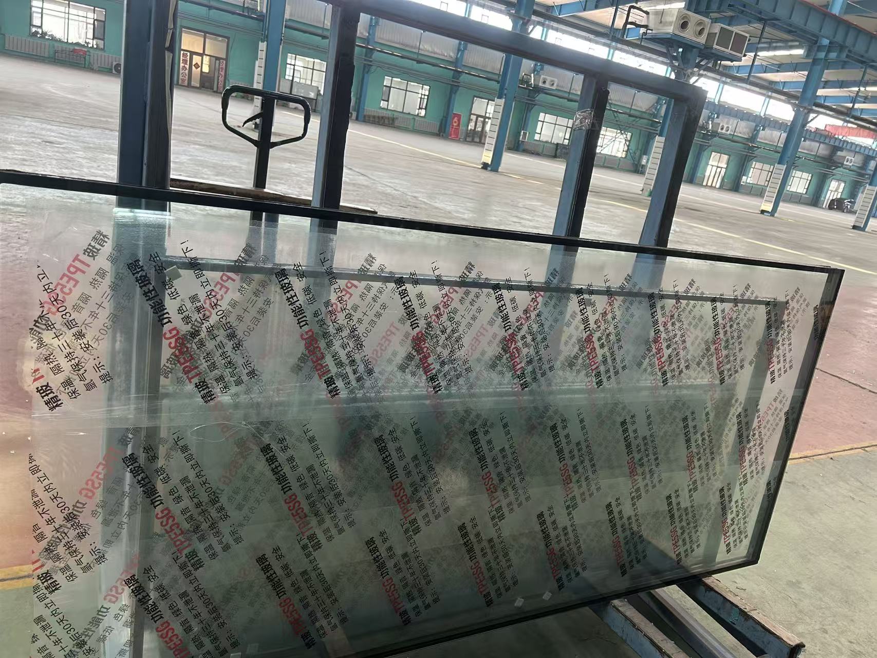 武汉市玻璃源头工厂隔热玻璃 - 方案